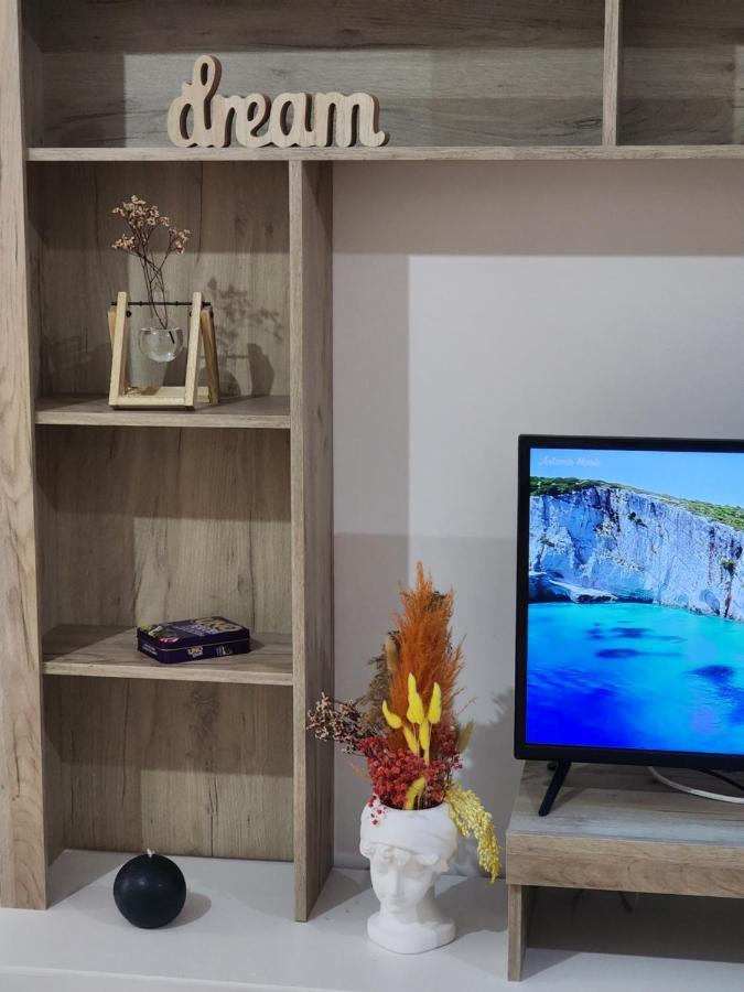 Brana Apartments Sarandë エクステリア 写真