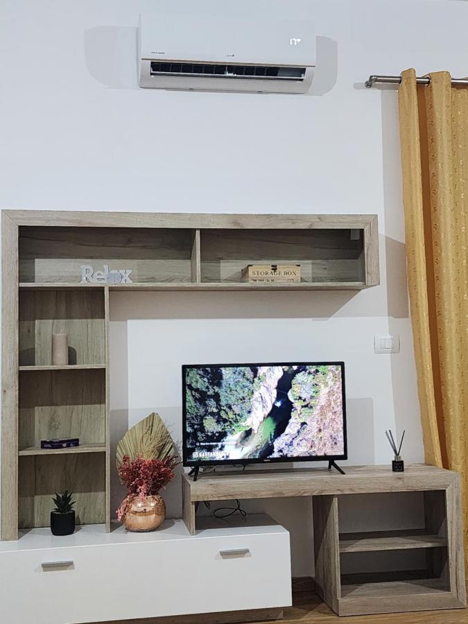 Brana Apartments Sarandë エクステリア 写真