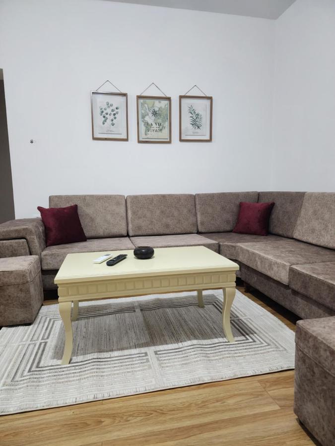Brana Apartments Sarandë エクステリア 写真