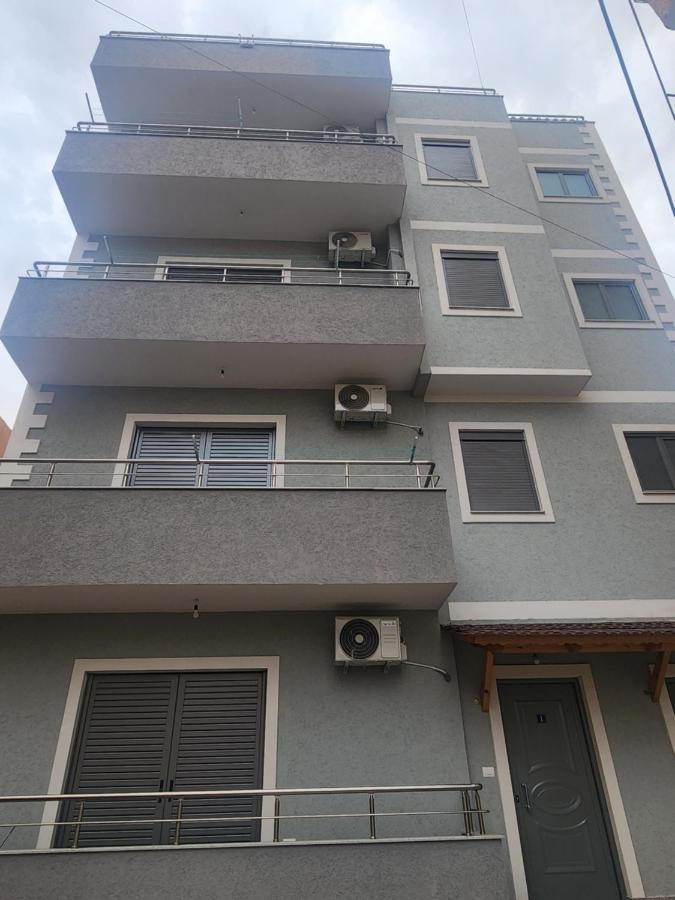 Brana Apartments Sarandë エクステリア 写真